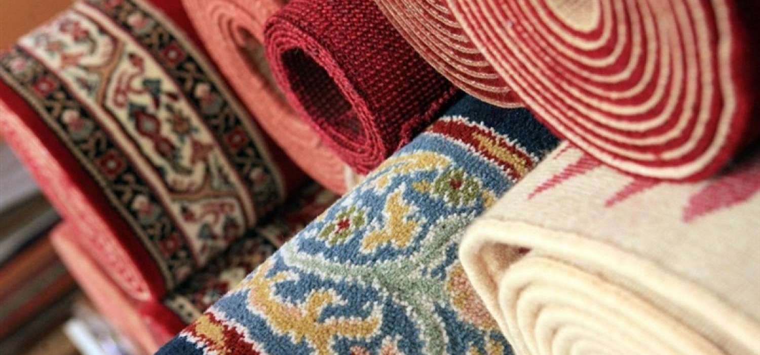 Tende e tappeti protagonisti del soggiorno